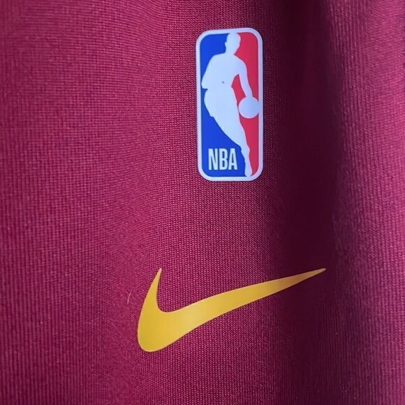 Nike NBA Cleveland Cavaliers
Courtside  Sweatbands Size L NWT - Picture 8 of 9